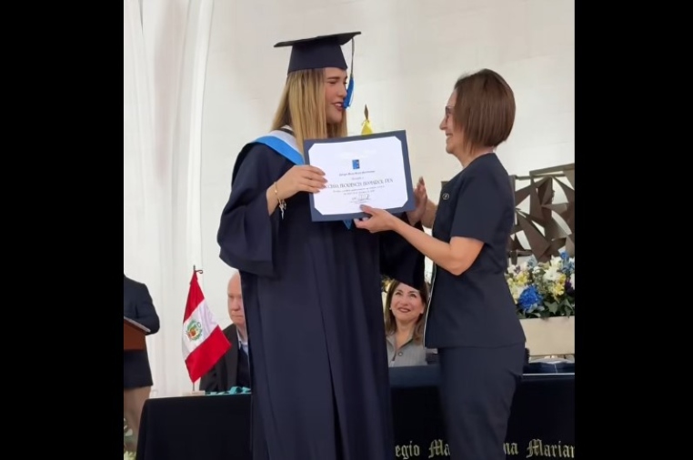 ¡Misión cumplida, Promoción LII! 🎓✨